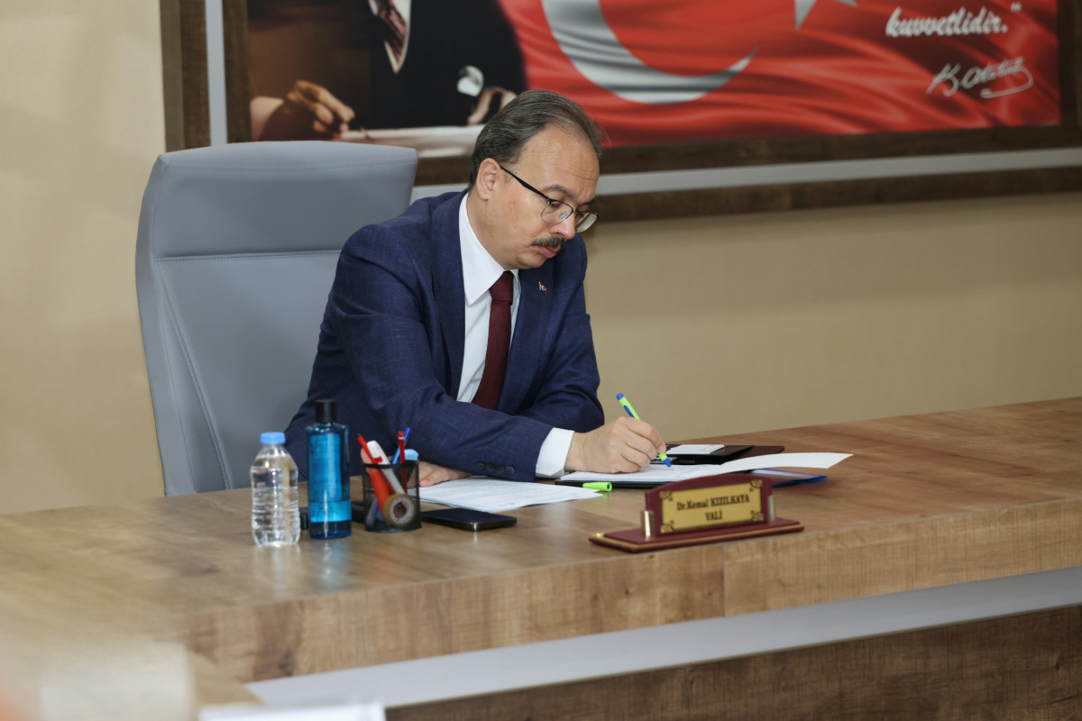 VALİ KIZILKAYA BAŞKANLIĞINDA TARIM SEKTÖRÜ İSTİŞARE VE DEĞERLENDİRME TOPLANTISI GERÇEKLEŞTİRİLDİ