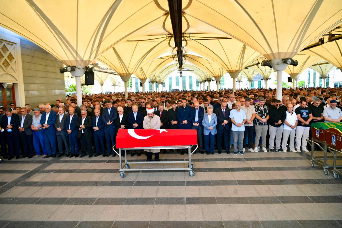 Vali Dr. Kemal Kızılkaya’nın Muhterem Babaları Dualarla Ebediyete Uğurlandı.