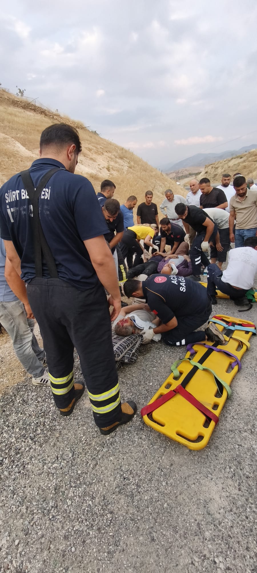 Siirt-Eruh Yolunda meydana gelen Kazada  Otomobil Ters Döndü, 3 Yaralıdan 1'inin Durumu Ağır