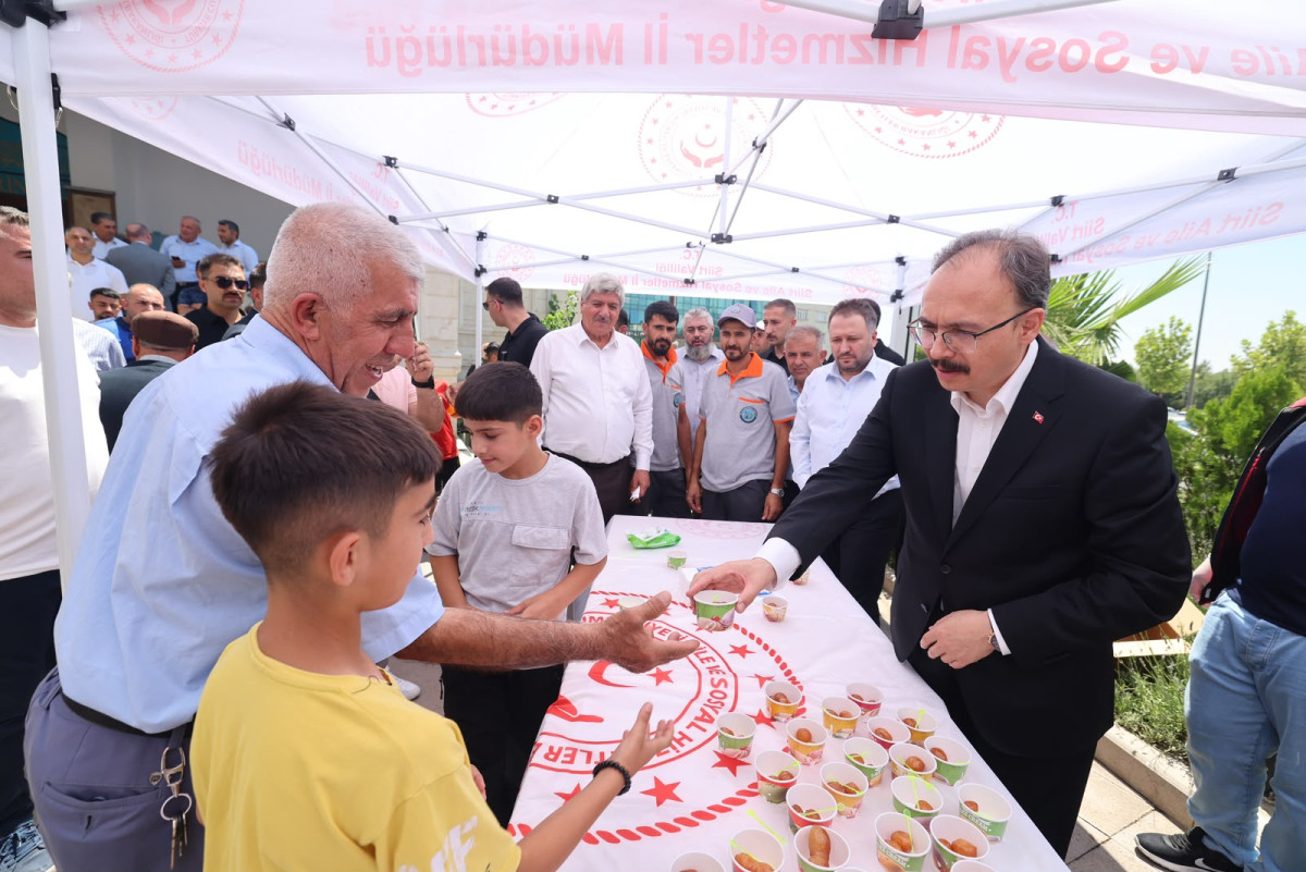 SİİRT’TE 15 TEMMUZ ŞEHİTLERİ İÇİN MEVLİD-İ ŞERİF VE DUA PROGRAMI DÜZENLENDİ
