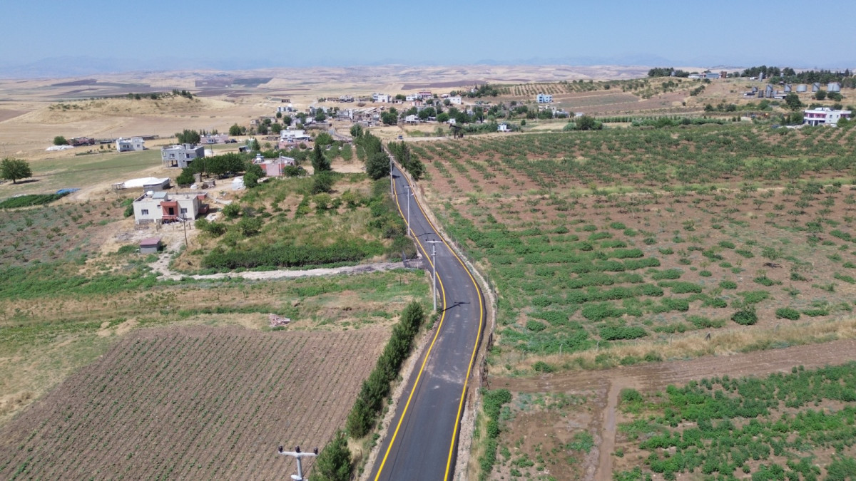 KURTALAN’DA 20 KİLOMETRELİK YOL, 21 BİN 511 TON ASFALTLA YENİLENDİ