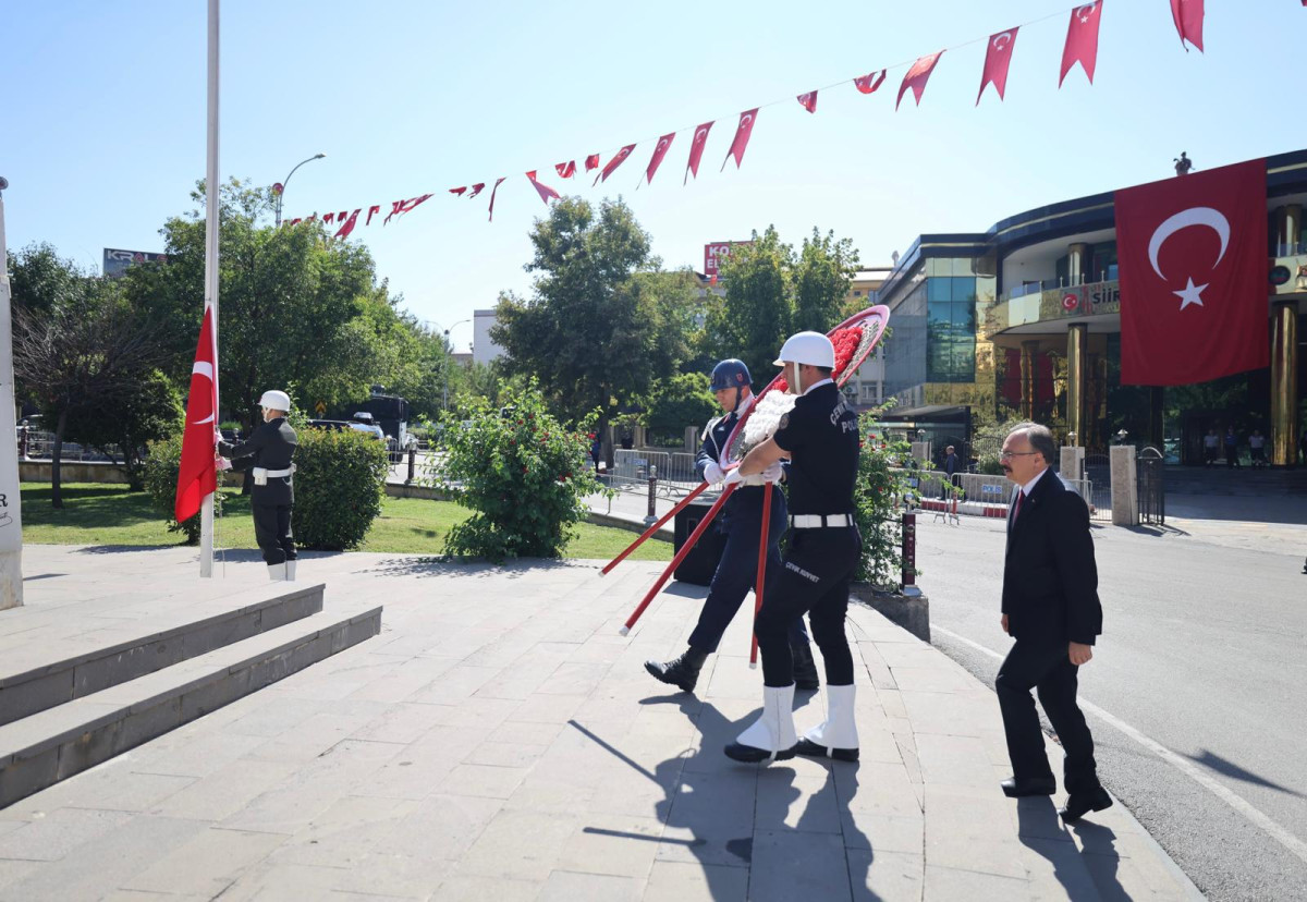 CUMHURİYETİMİZİN KURUCUSU ATATÜRK’ÜN SİİRT’E GELİŞİ TÖRENLERLE KUTLANDI