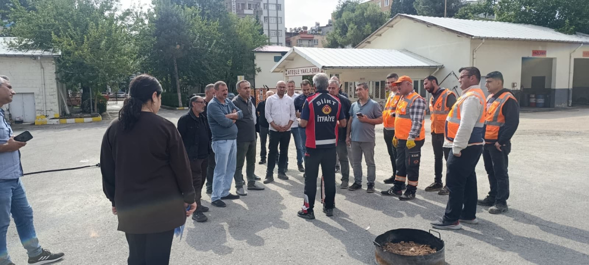 Siirt İtfaiyesinden Karayolları Ekiplerine Yangın ve Acil Durum Eğitimi