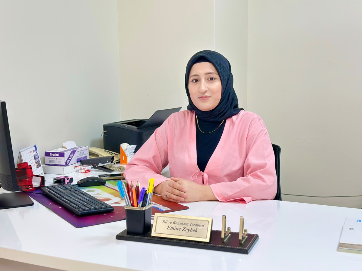 Siirt Eğitim ve Araştırma Hastanesi Dil ve Konuşma Terapisti Emine Zeybek’ten Dünya Kekemelik Günü Hakkında Önemli Açıklamalar