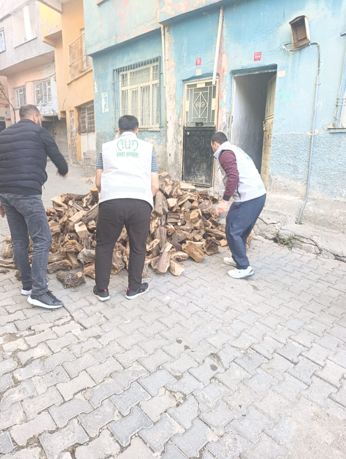 Siirt Umut Kervanı Kış Öncesi geleneğini sürdürüyor